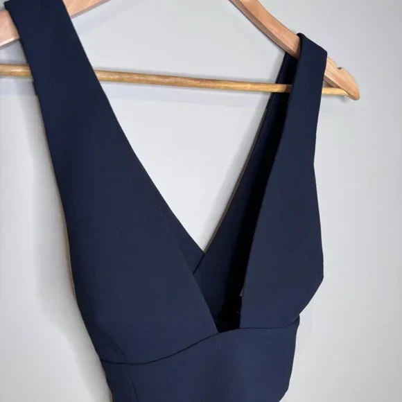 Wilfred (Aritzia) - "Gerland" Black Crop Top - Size 2 - Black - Picture 5 of 11